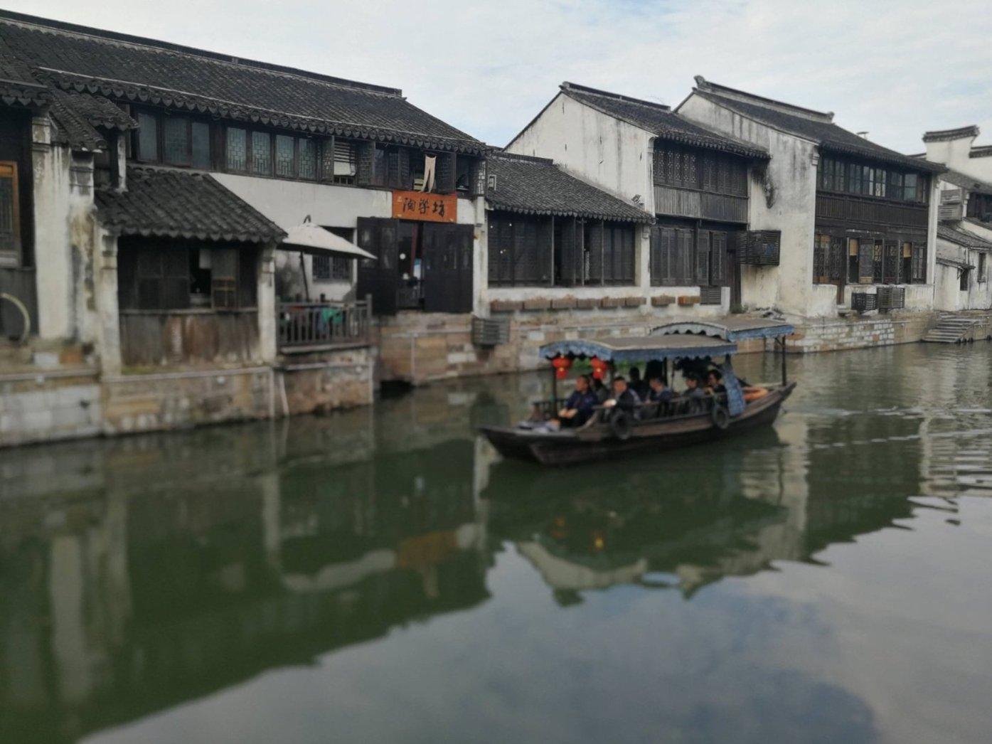 住旅馆，，交了一个星期的房钱回老家玩，一个星期到了，我人还在老家，前几天我给老板打个电话说我回来再游戏画面